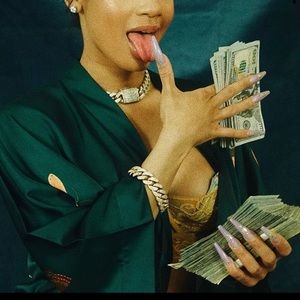 Meet your Posher, Symone